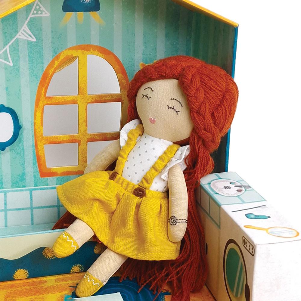 Svoora Dollhouse with cloth doll Laura - 5