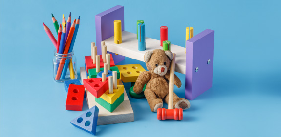 TOYS/BOARD GAMES