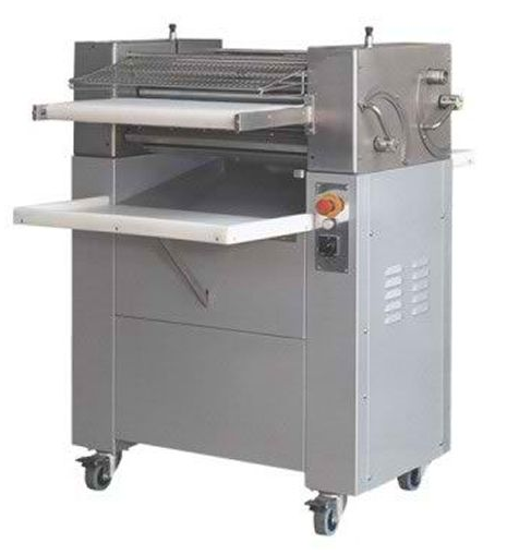 MOULDER DOMINO