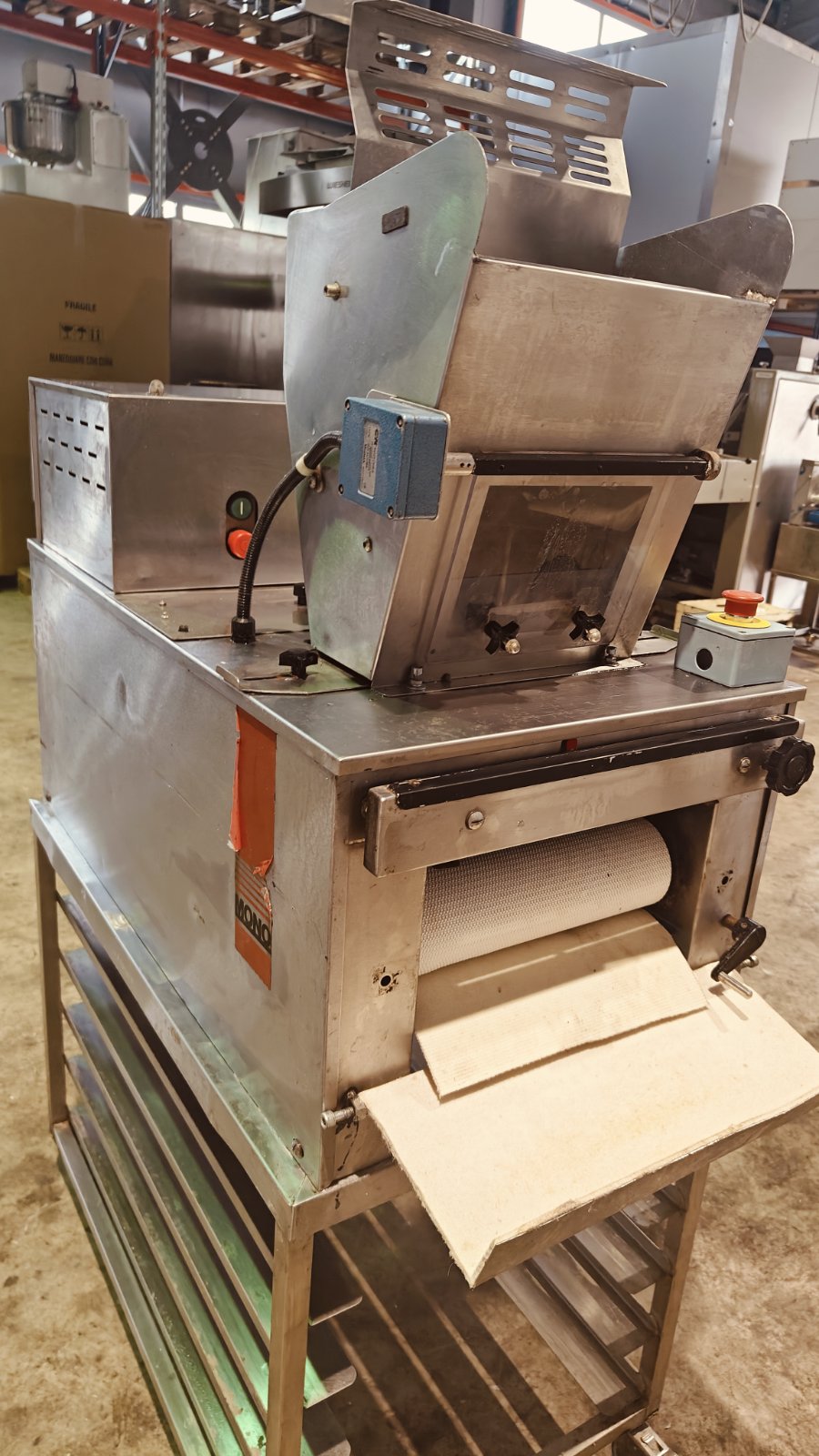 ΠΛΑΣΤΙΚΗ ΜΗΧΑΝΗ ΜΑΡΚΑΣ MONO