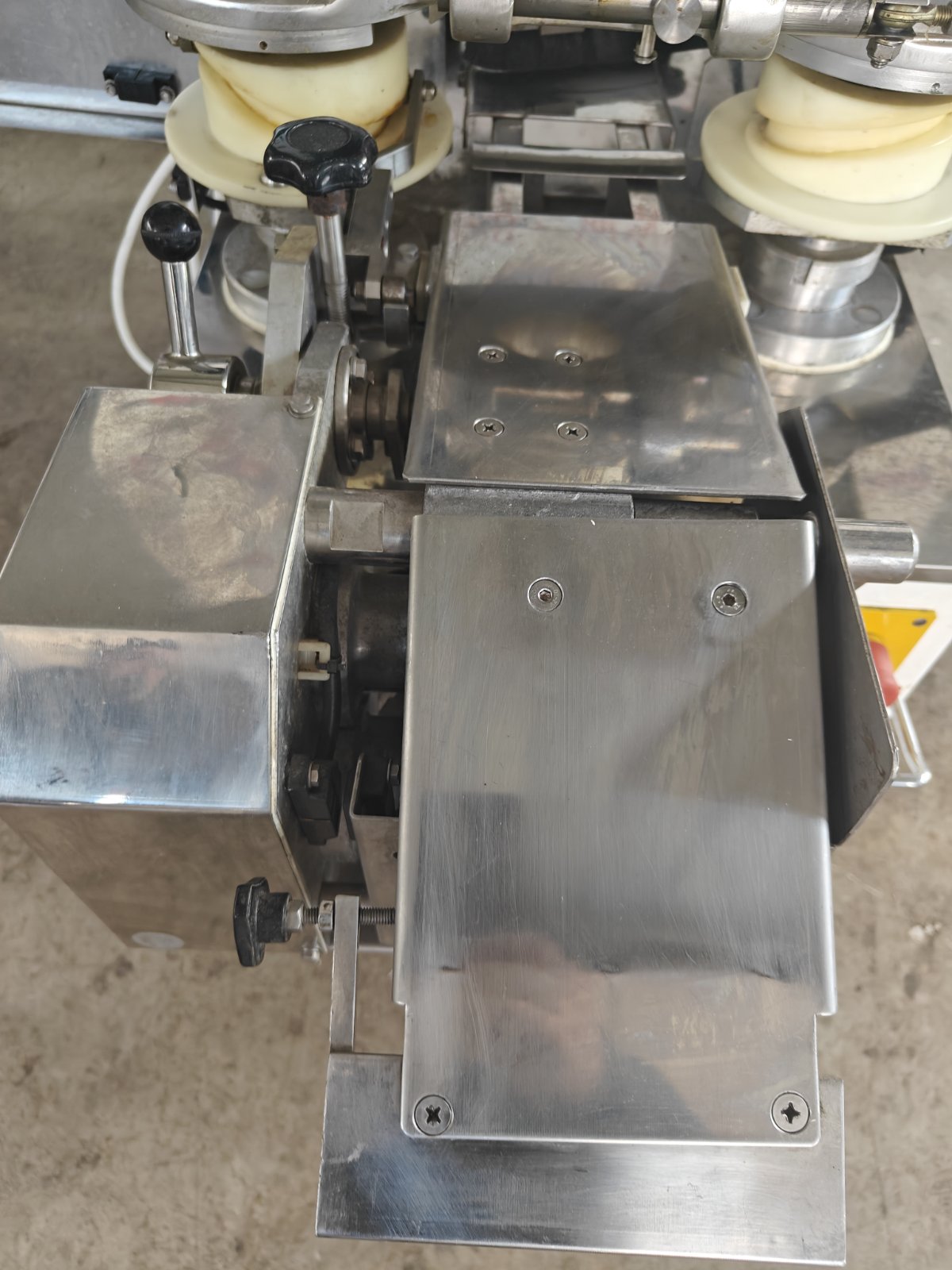 ΜΗΧΑΝΗΜΑ ΕΠΕΞΕΡΓΑΣΙΑΣ ΖΥΜΗΣ RHEON KN110