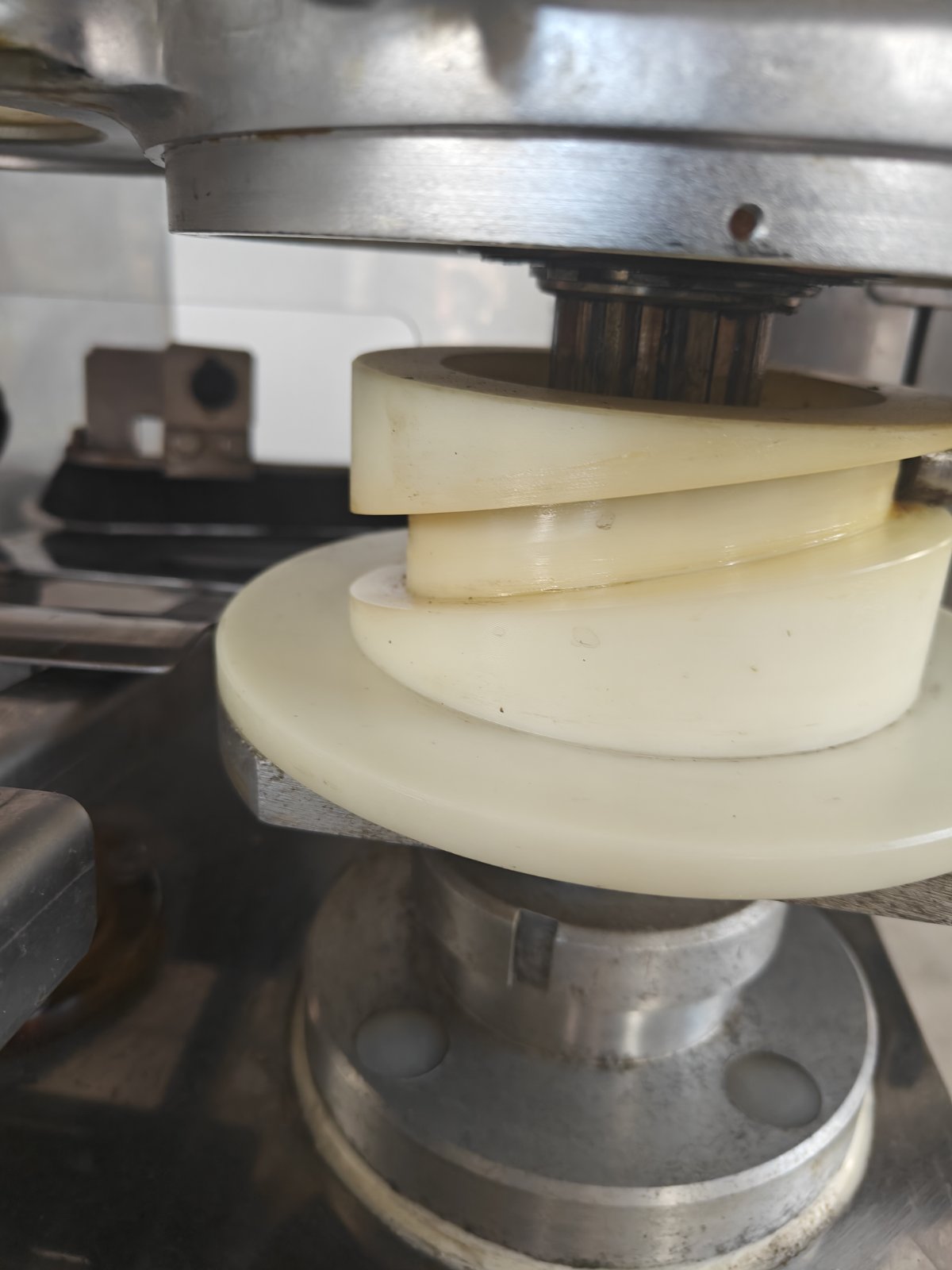 ΜΗΧΑΝΗΜΑ ΕΠΕΞΕΡΓΑΣΙΑΣ ΖΥΜΗΣ RHEON KN110