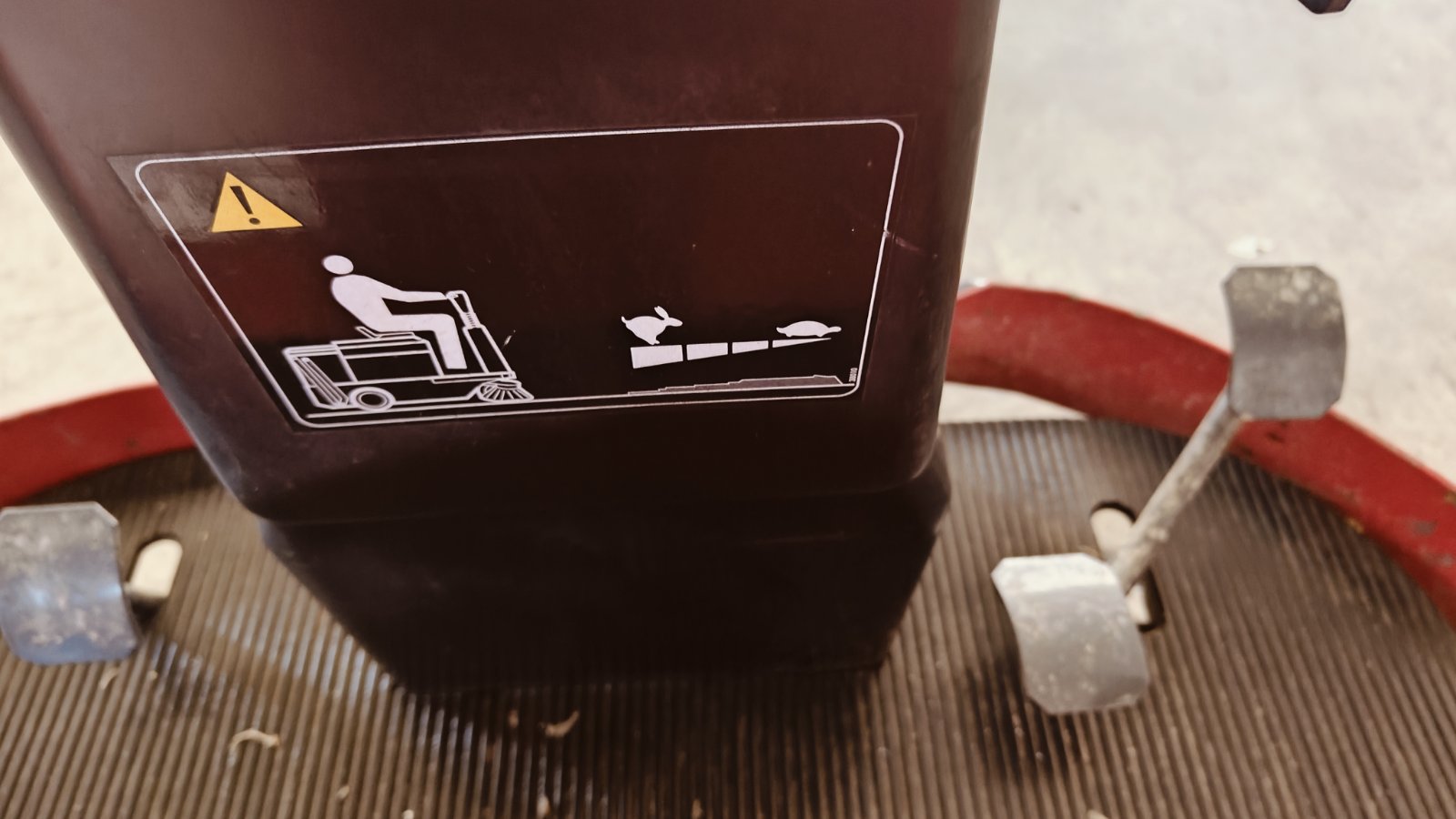 FLOOR BRUSH (SWEEPER) WITH RIDER SEAT