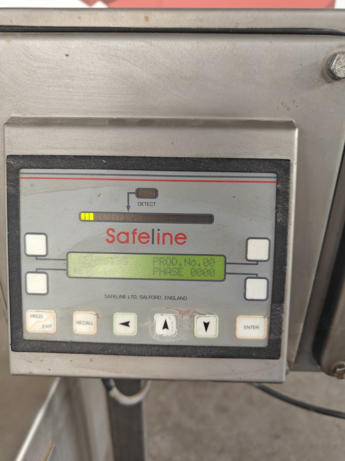 SAFELINE METAL DETECTOR