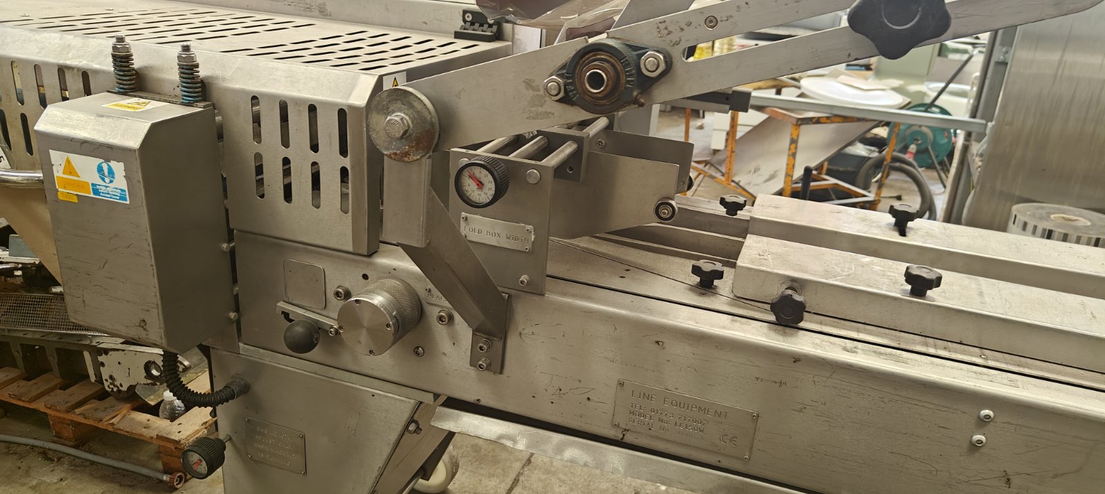 MFW FLOWPACK PACKAGING MACHINE