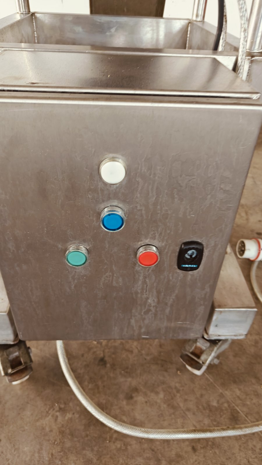 ΒΙΟΜΗΧΑΝΙΚΟΣ ΤΡΙΦΤΗΣ ΨΩΜΙΟΥ RZ4