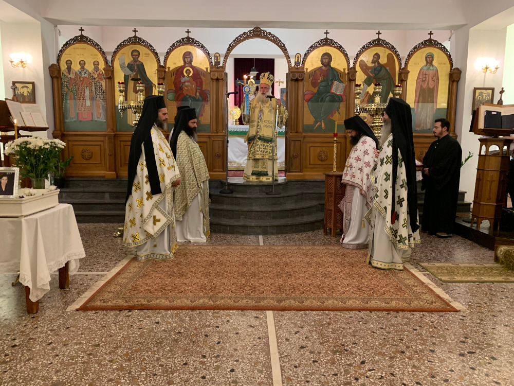 Αρχιερατική Θεία Λειτουργία και μνημόσυνο στον Ιερό Ναό Οσίου Νίκωνος Ιεράπετρας