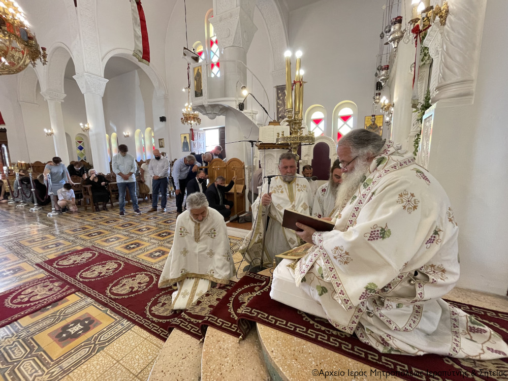 Η εορτή της Πεντηκοστής στον Ιερό Ενοριακό Ναό Αγίας Τριάδος Παλαικάστρου.