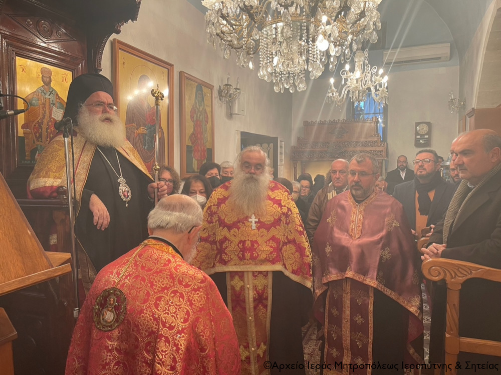 Ο Αρχιερατικός Εσπερινός στον πανηγυρίζοντα Ιερό Ναό Αγίου Χαραλάμπους Αχλαδίων