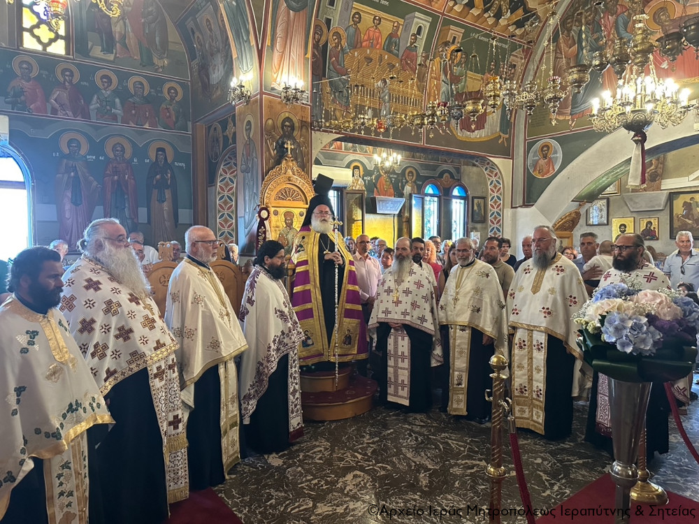 Με λαμπρότητα ο Αρχιερατικός Εσπερινός στον πανηγυρίζοντα Ιερό Ναό Παναγίας της Ελεούσας Ιεράπετρας