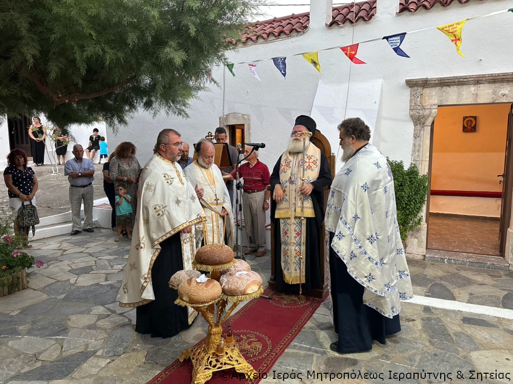 Ο Μεγάλος Παρακλητικός Κανόνας στην Παναγία την Γαλακτοκτισμένη στη Ρίζα Σητείας