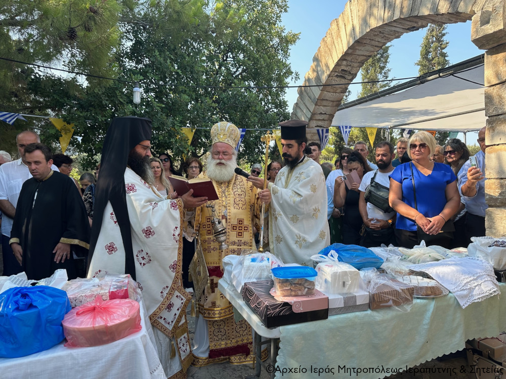 Με Αρχιερατική Θεία Λειτουργία πανηγύρησε ο ιερός ναός του Αγίου Φανουρίου στο Καβούσι Ιεράπετρας