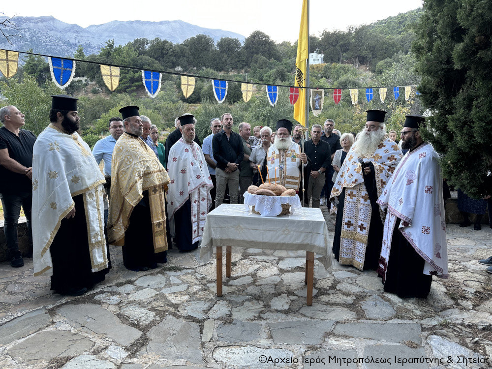 Με λαμπρότητα ο Αρχιερατικός Εσπερινός στον πανηγυρίζοντα Ιερό Αγίου Ευσταθίου Σελακάνου Ιεράπετρας