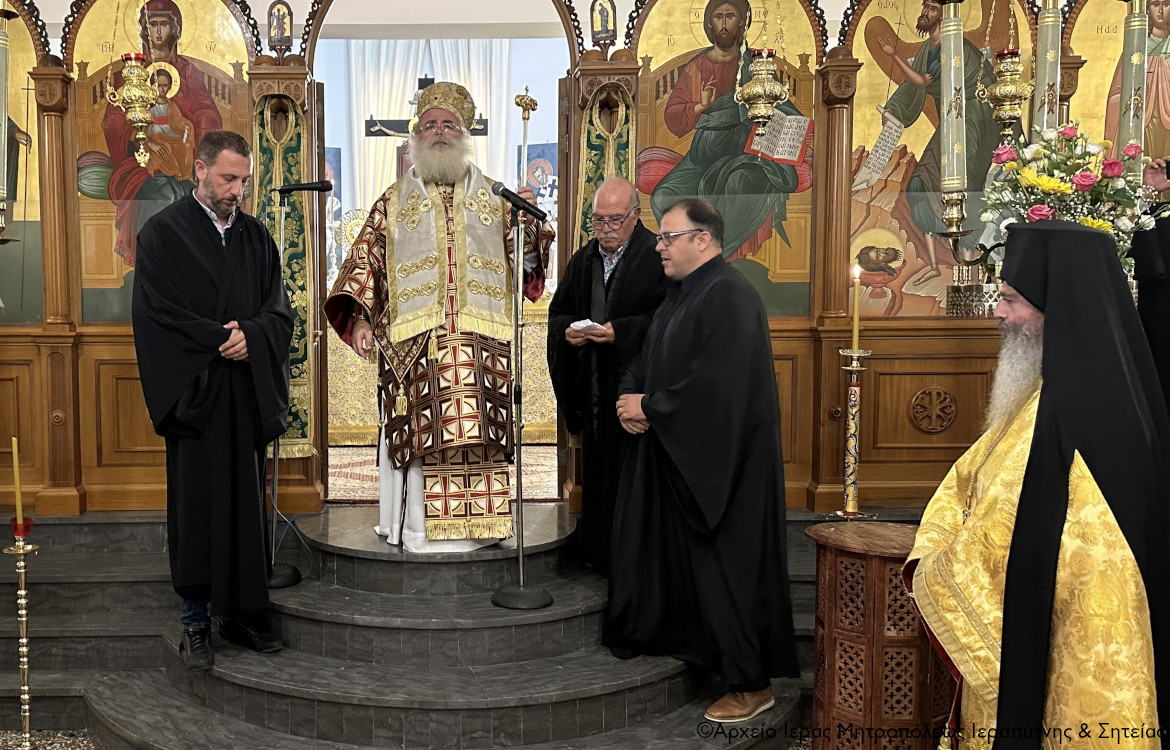 Αρχιερατική Θεία Λειτουργία και μνημόσυνο για τα θύματα της ασφάλτου στον πανηγυρίζοντα Ιερό Ναό Οσίου Νίκωνος Ιεράπετρας. Χειροθεσία Εκκλησιάρχη και δύο Αναγνωστών.