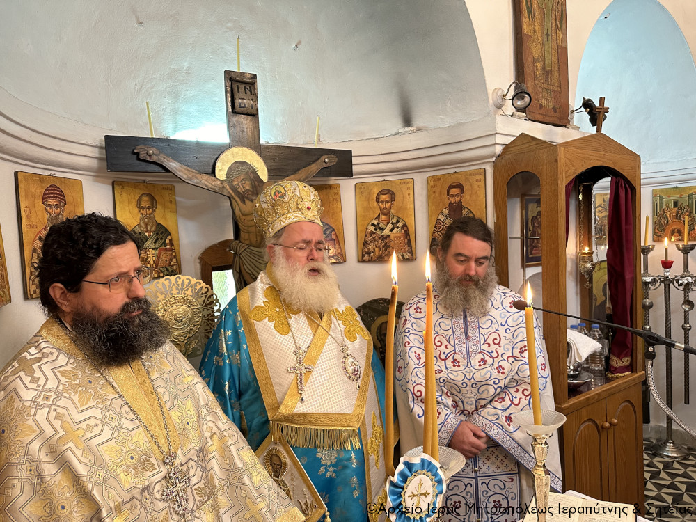 Με Αρχιερατική Θεία Λειτουργία πανηγύρισε ο Ιερός Ενοριακός Ναός Αγίου Νικολάου Παχειάς Άμμου Ιεράπετρας