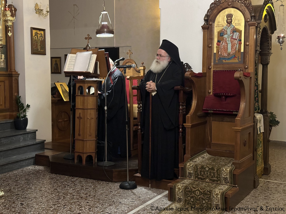 Ο Σεβ. κ. Κύριλλος χοροστάτησε στην Ακολουθία των Μεγάλων Ωρών των Χριστουγέννων στον Ιερό Ναό του Οσίου Νίκωνος