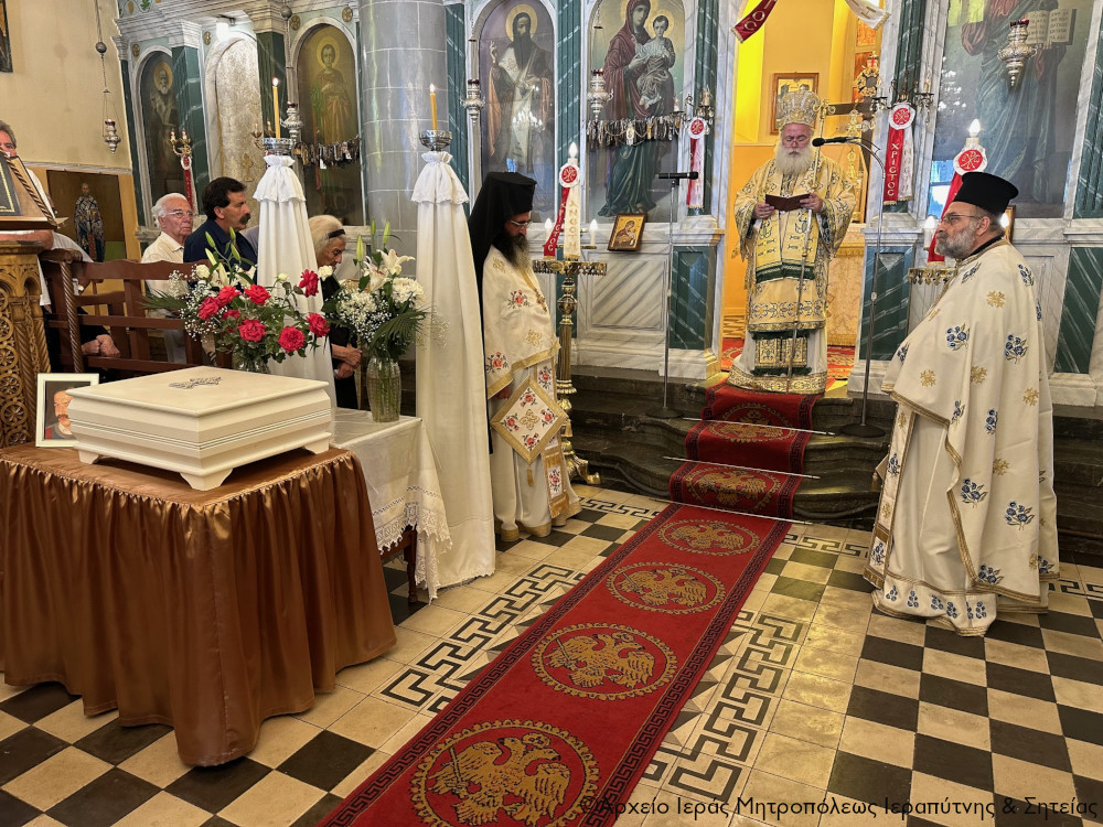 Αρχιερατική Θεία Λειτουργία και τεσσαρακονθήμερο μνημόσυνο  στην Ενορία Τουρλωτής