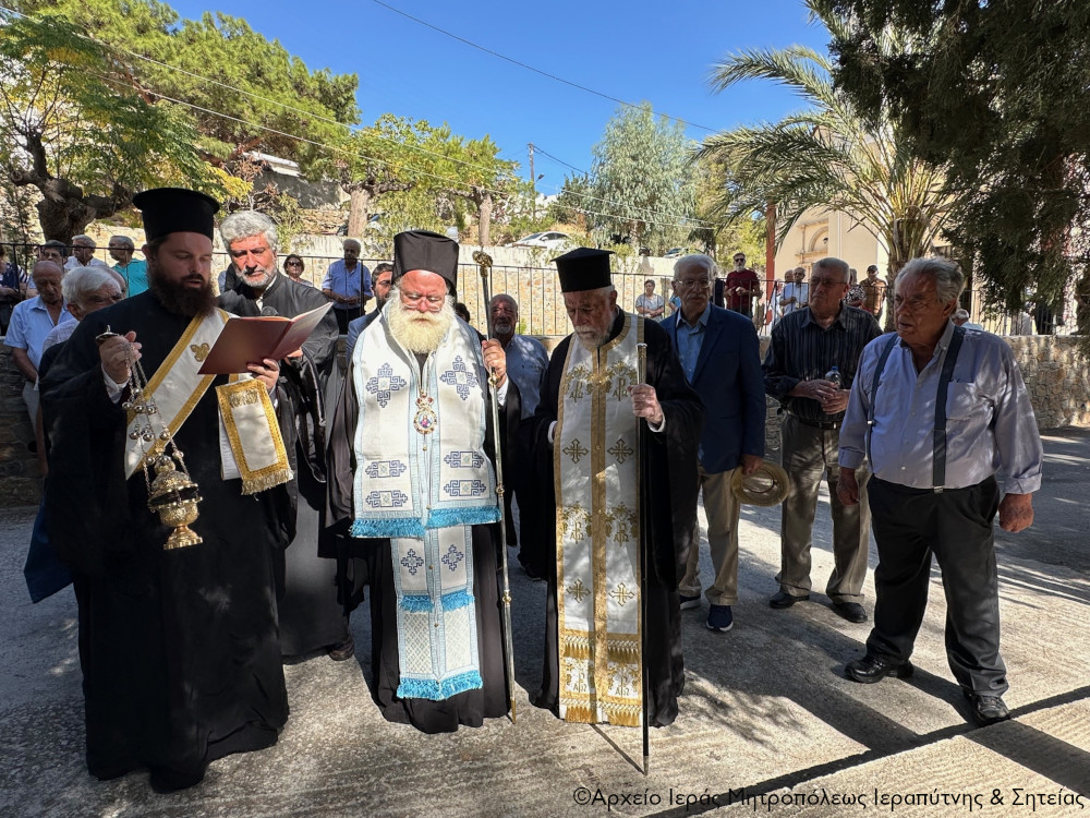 Αρχιερατική Θεία Λειτουργία, Δοξολογία και Επιμνημόσυνη Δέηση για τους πεσόντες των Βαλκανικών πολέμων στον Ιερό Ναό Αγίας Τριάδος Λάστρου Σητείας