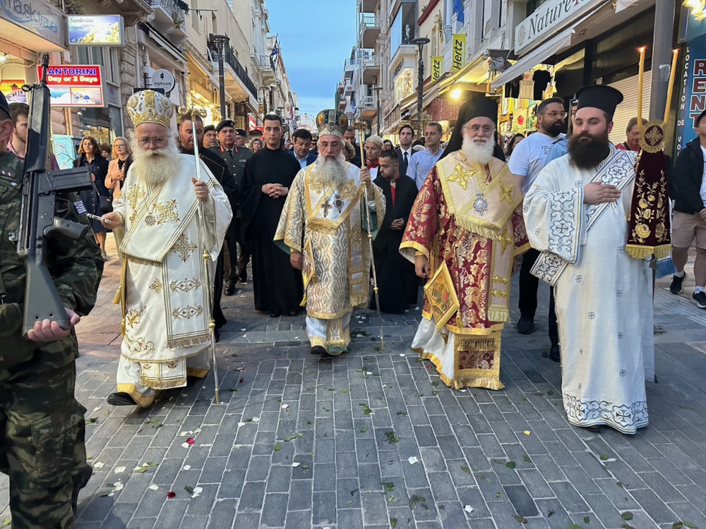 Ο Σεβ. Μητροπολίτης Ιεραπύτνης και Σητείας κ. Κύριλλος στη λιτανεία της Τιμίας Κάρας του Αποστόλου Τίτου στο Ηράκλειο