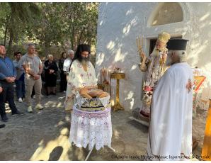 Αρχιερατική Θεία Λειτουργία στον πανηγυρίζοντα Ιερό Ναό Αγίου Δημητρίου στην περιοχή «Αδριανού» της Ενορίας Ορεινού Ιεράπετρας