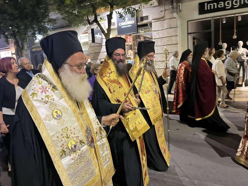Ο Σεβ. Μητροπολίτης κ. Κύριλλος στη λιτάνευση των τιμίων καρών των τεσσάρων νεομαρτύρων στο Ρέθυμνο
