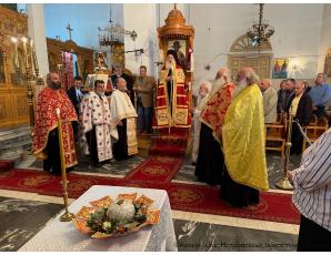 Ο Αρχιερατικός Εσπερινός της εορτής του Αγίου Μηνά στον φερώνυμο Ιερό Ενοριακό Ναό της Βαϊνιάς Ιεράπετρας παρουσία ιερού λειψάνου του αγίου 