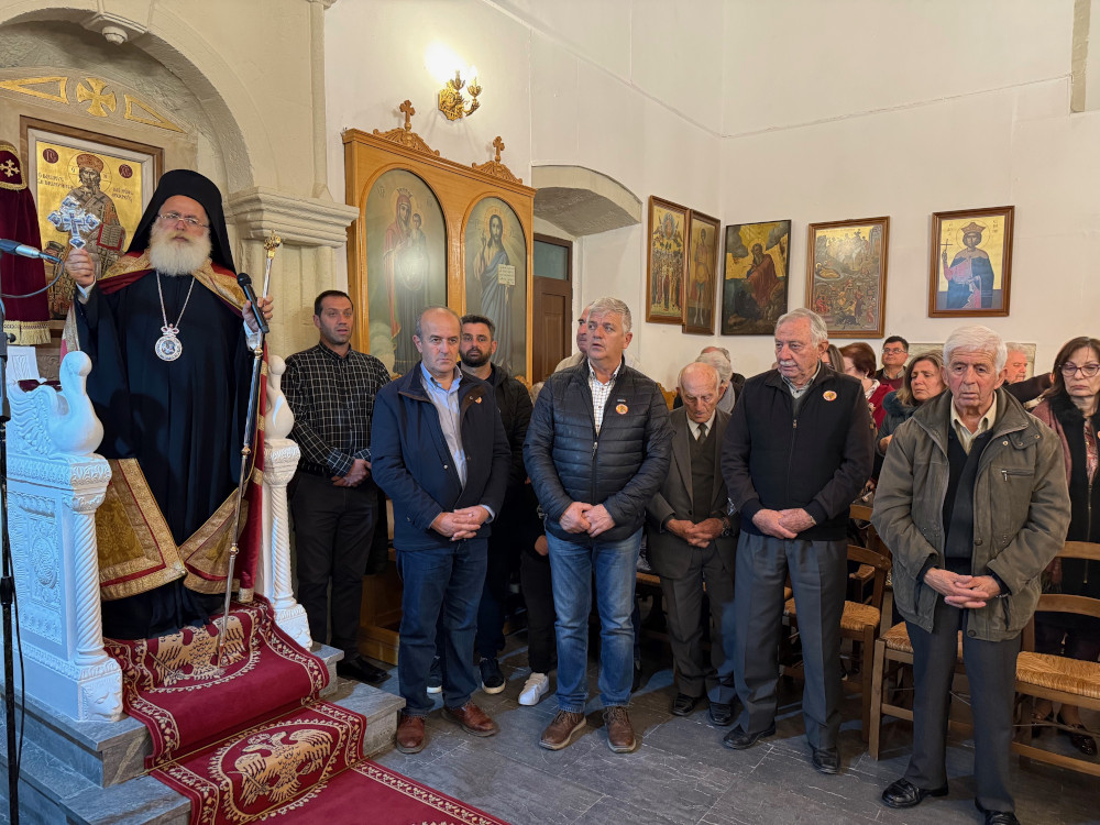 Mε λαμπρότητα ο Αρχιερατικός Εσπερινός στον πανηγυρίζοντα Ιερό Ναό Αγίου Ελευθερίου Ιεράπετρας
