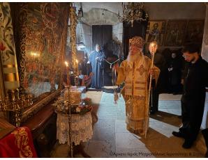 Με ιεροπρέπεια και κατάνυξη τελέθηκε η Αγρυπνία για την εορτή της Αγίας Μεγαλομάρτυρος Αναστασίας της Φαρμακολυτρίας στην Ιερά Σταυροπηγιακή Μονή Τοπλού Σητείας