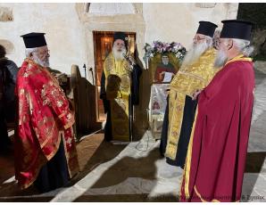 Με λαμπρότητα ο Αρχιερατικός Εσπερινός της εορτής του Αγίου Αντωνίου στον φερώνυμο μεταβυζαντινό Ιερό Ενοριακό Ναό του Κουτσουρά