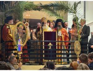 Με λαμπρότητα η τελετή της Αναστάσεως και η Θεία Λειτουργία της Κυριακής του Πάσχα στον Ιερό Μητροπολιτικό Ναό Αγίου Γεωργίου Ιεράπετρας