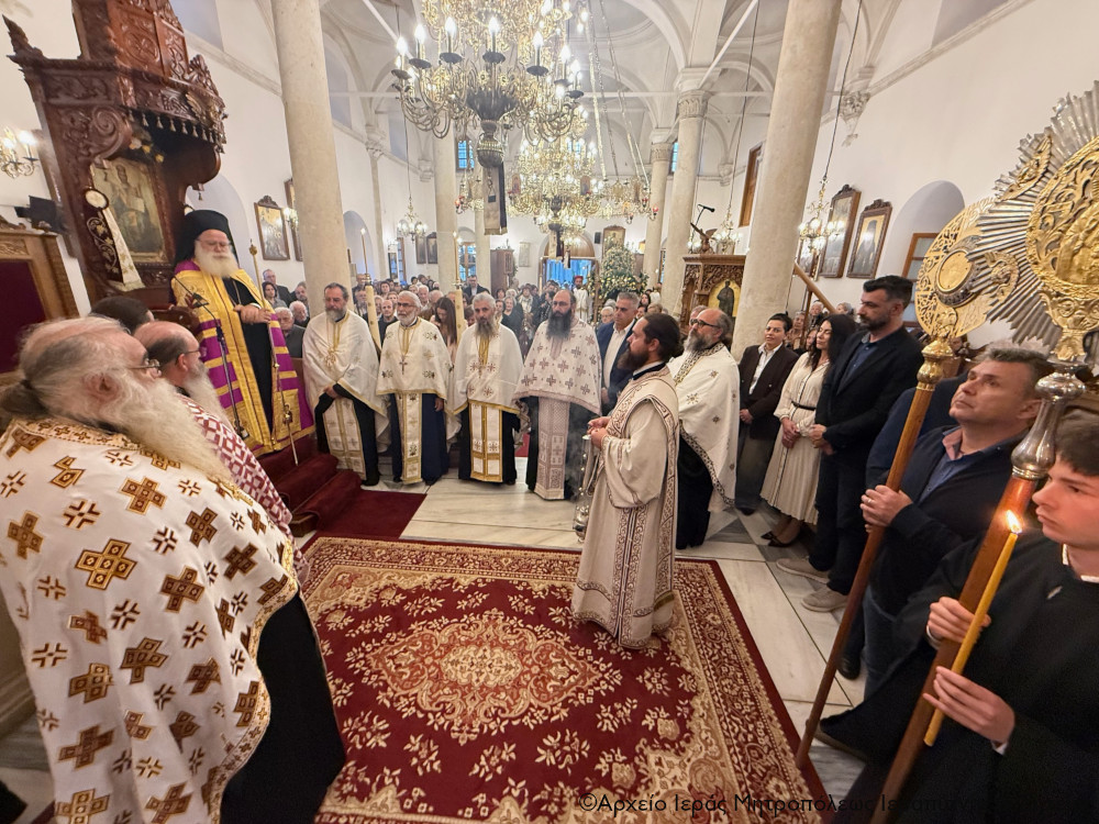 Με αναστάσιμη λαμπρότητα ο Αρχιερατικός Εσπερινός στον πανηγυρίζοντα Ιερό Μητροπολιτικό Ναό Αγίου Γεωργίου Ιεράπετρας