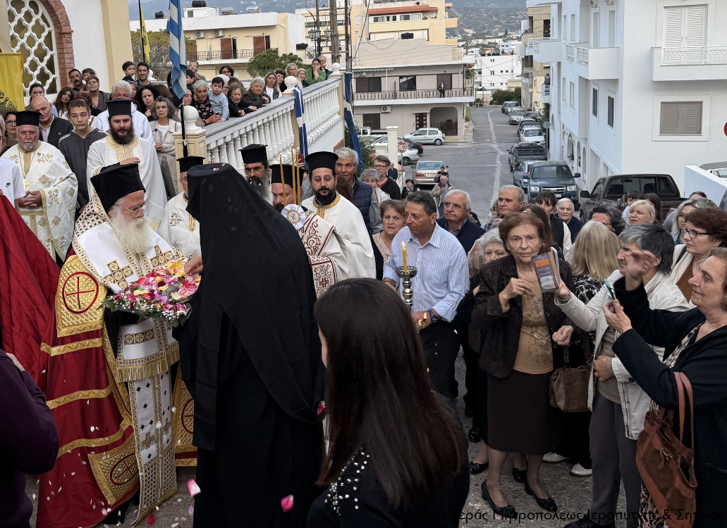 Λαμπρή υποδοχή του ιερού λειψάνου της Αγίας Μεγαλομάρτυρος Φωτεινής και Ιερά Αγρυπνία στον Ιερό Ναό Εευαγγελισμού της Θεοτόκου Σητείας