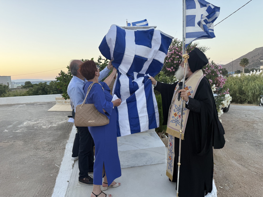 Αρχιερατικός Εσπερινός της εορτής της Αγίας Κυριακής και αποκαλυπτήρια Μνημείου Πεσόντων στην Παχειά Άμμο Ιεράπετρας