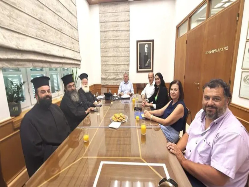 Συνάντηση Σεβ. κ. Κυρίλλου με τον Περιφερειάρχη Κρήτης κ. Σταύρο Αρναουτάκη
