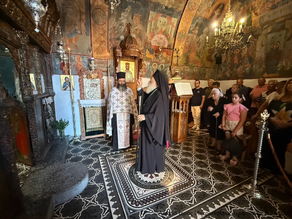 Ο Μικρός Παρακλητικός Κανόνας προς την  Υπεραγία Θεοτόκο στην Ιερά Μονή Παναγίας Φανερωμένης Ιεράπετρας