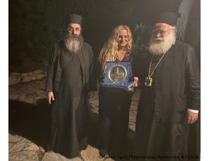Καθήλωσε το κοινό η καταξιωμένη διεθνώς καλλιτέχνις Ευανθία Ρεμπούτσικα στη Μονή Τοπλού