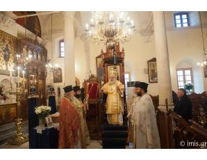 Aρχιερατική Θεία Λειτουργία και μνημόσυνο  στον Ιερό Μητροπολιτικό Ναό Αγίου Γεωργίου Ιεράπετρας