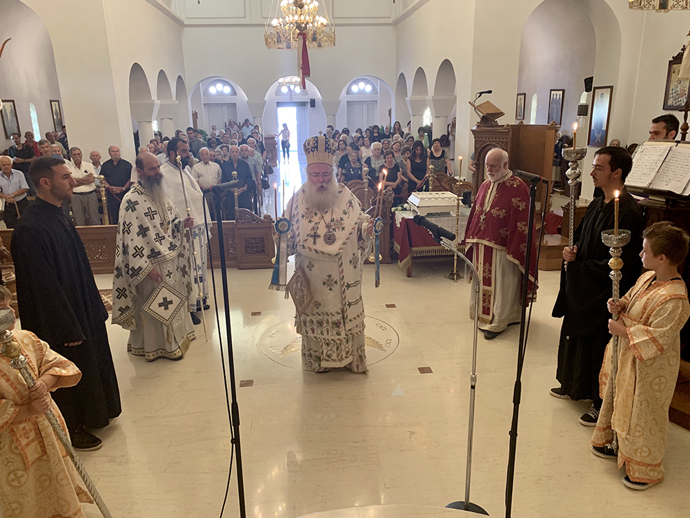 Αρχιερατική Θεία Λειτουργία και ετήσιο μνημόσυνο στον Ιερό Καθεδρικό Ναό Αγίας Φωτεινής 