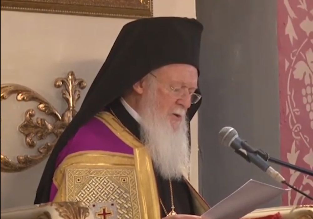 Ο Οικουμενικός Πατριάρχης Βαρθολομαίος διαβάζει ένα απόσπασμα από τον περίφημο "Λαμπριάτικο Ψάλτη" του Παπαδιαμάντη.