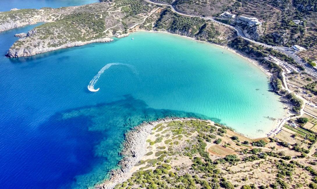 Παραλία Βούλισμα: Ένας Μαγευτικός Παράδεισος δίπλα στα Τυρκουάζ Νερά