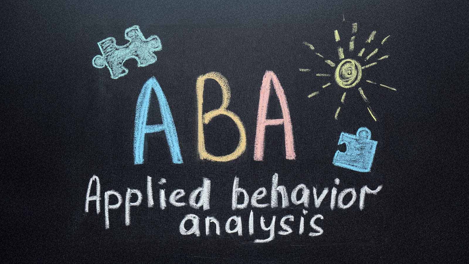 Τι είναι το ABA; Ένας απλός οδηγός για γονείς