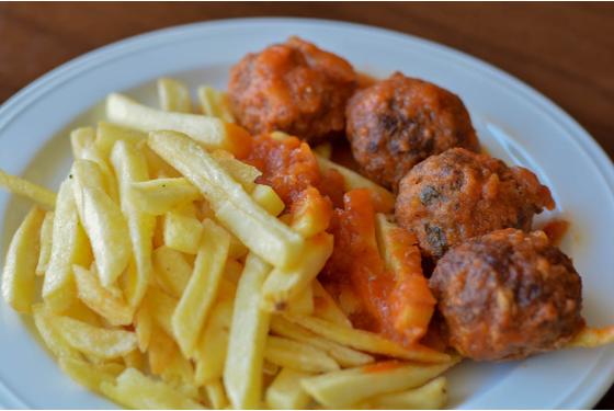 Κεφτεδάκια κοκκινιστά