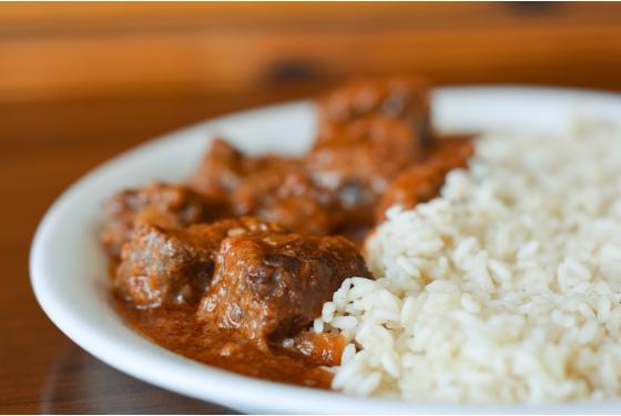 Μοσχαράκι κοκκινιστό