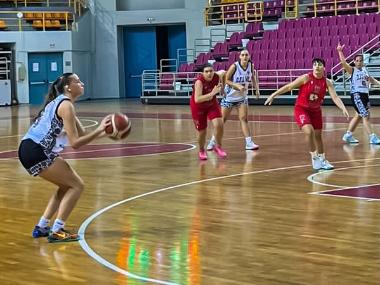 Νικηφόρα πρεμιέρα για τις γυναίκες μας