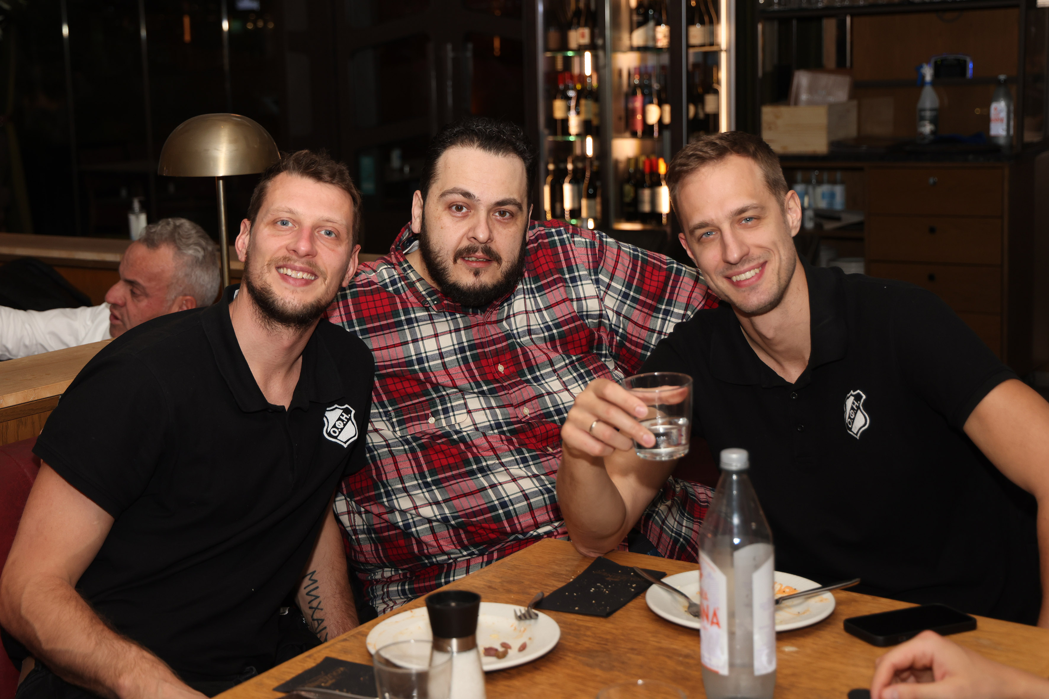 O επιχειρηματίας Nίκος Κουρίνος παρέθεσε δείπνο στην ομάδα βόλεϊ  του ΟΦΗ στο "Κουζεινερί" με αφορμή την έξοδο της στην Ευρώπη (ΦΩΤΟΓΡΑΦΙΕΣ)