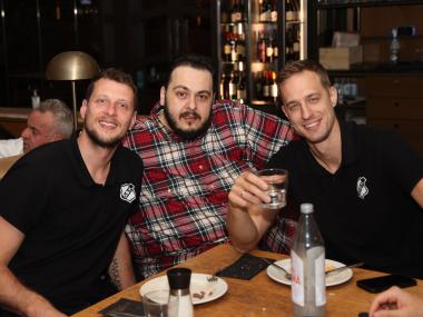 O επιχειρηματίας Nίκος Κουρίνος παρέθεσε δείπνο στην ομάδα βόλεϊ  του ΟΦΗ στο "Κουζεινερί" με αφορμή την έξοδο της στην Ευρώπη (ΦΩΤΟΓΡΑΦΙΕΣ)