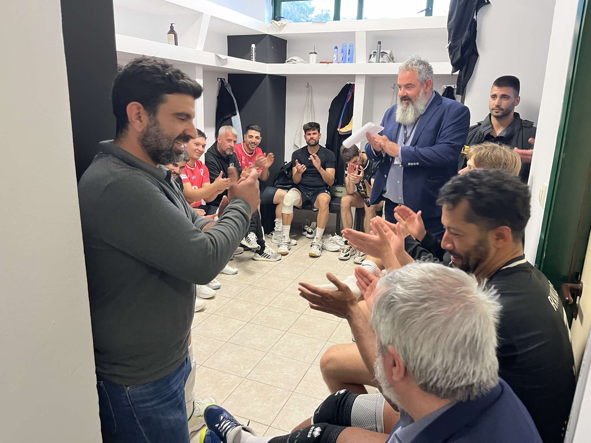 Συγκινητικές στιγμές στα αποδυτήρια του ΟΦΗ-Δανδάλης: "Σας ευχαριστώ μέσα απο την καρδιά μου"
