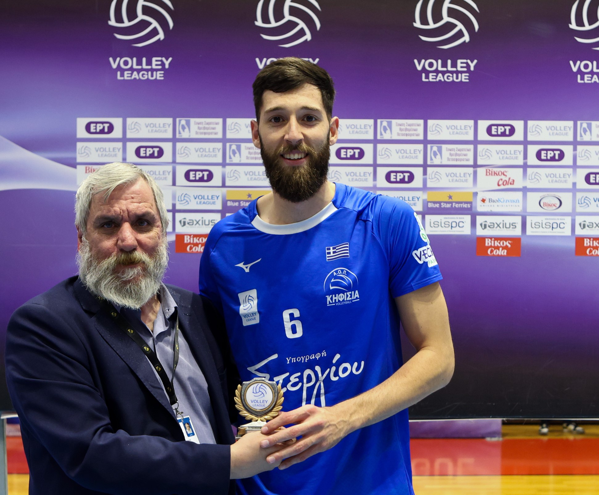 Ο Γιάννης Δανδάλης έκανε την απονομή στον MVP στο μεγάλο ντέρμπι Κηφισιά-ΟΦΗ 3-2