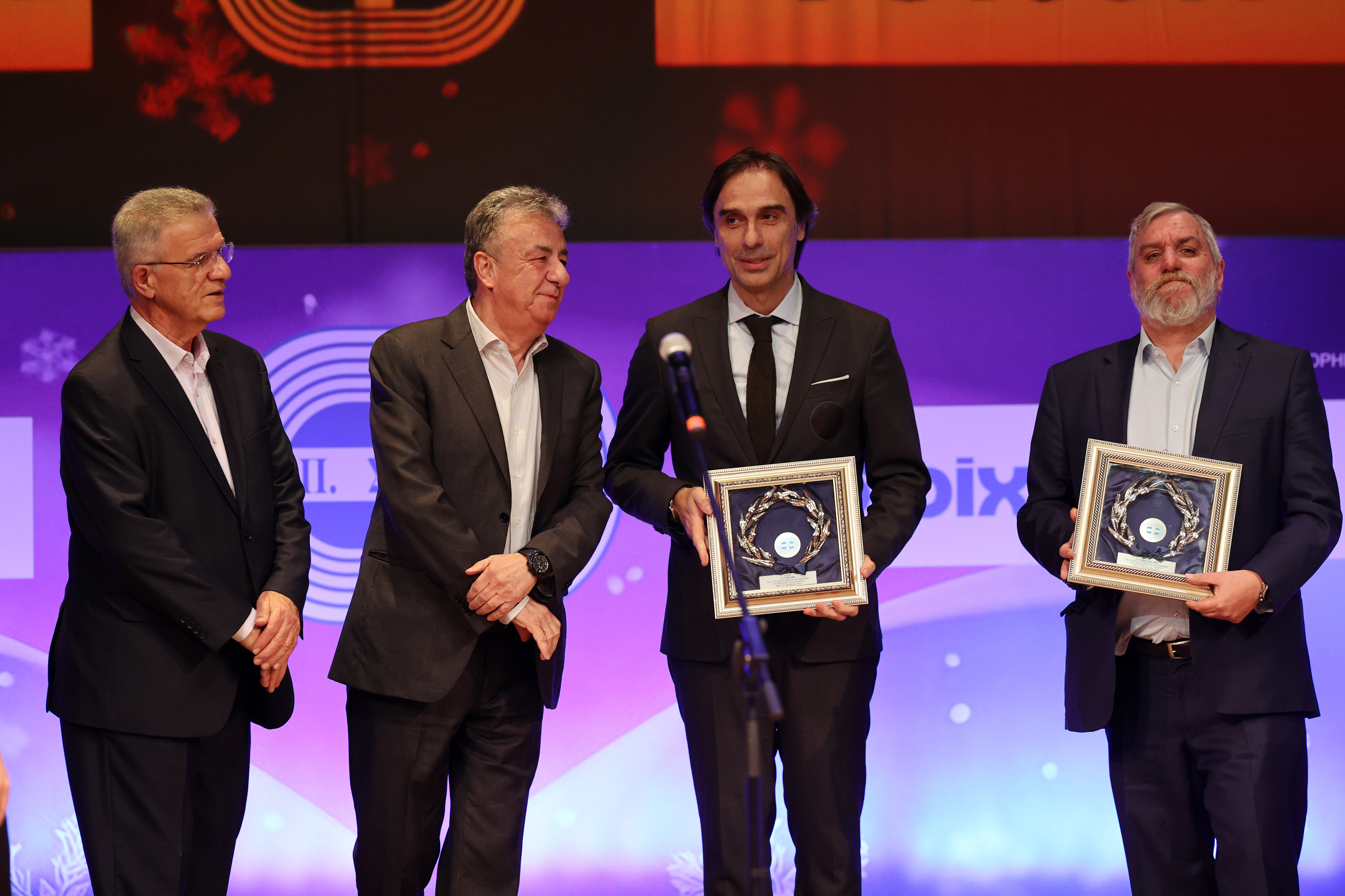 Συγκινημένος ο Γιάννης Δανδάλης στη βράβευση απο τον ΠΣΑΤ για τα 100 χρόνια: "Ο ΟΦΗ πρωταγωνιστής σε όλα τα σπορ"