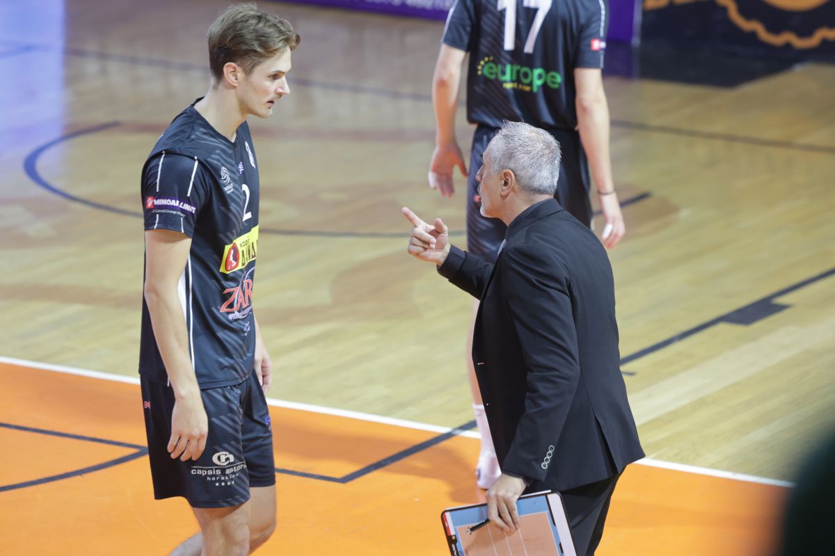 Γιάννης Καλμαζίδης: "Επρεπε να είμαστε πιο επιθετικοί πάνω στο φιλέ"